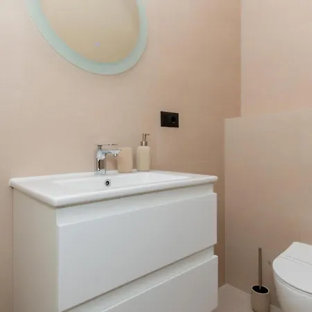 Stunning In With Sauna בית נופש אימוטסקי