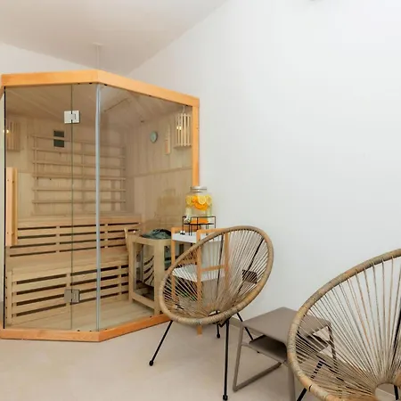 בית נופש Stunning In With Sauna *