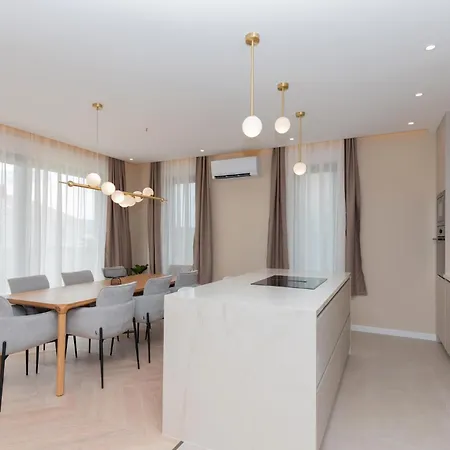 Stunning In With Sauna בית נופש אימוטסקי